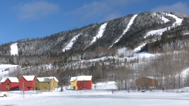 Chalets au bas de pentes de ski Chalets au bas de pentes de ski