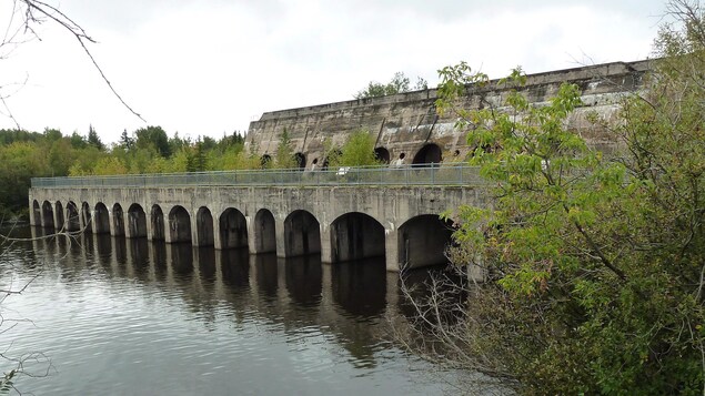 Le barrage de Pinawa, une communauté située à 110 kilomètre au nord-est de Winnipeg.