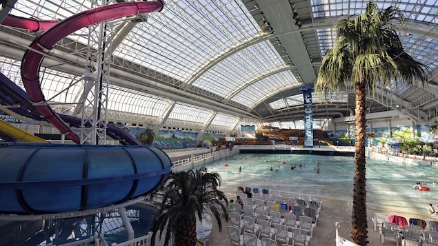 Le parc aquatique du West Edmonton Mall.