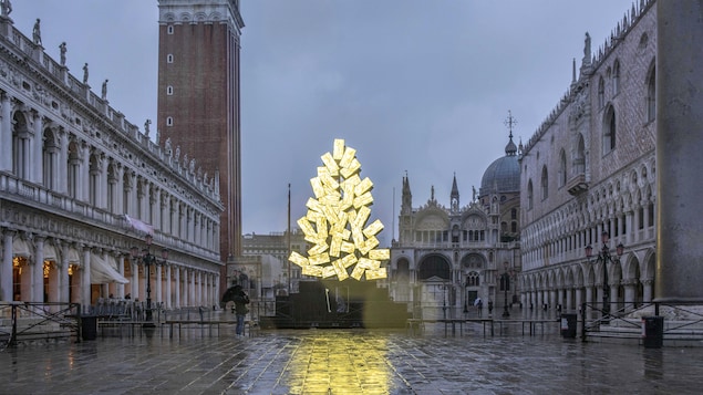 A Venise La Place Saint Marc Et Le Grand Canal S Illuminent Pour Noel Radio Canada Ca