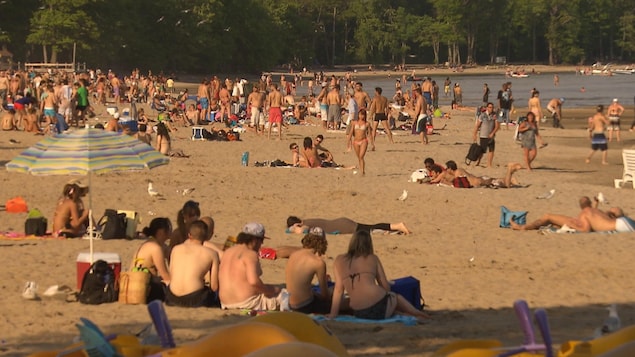 La plage d'Oka peut accueillir jusqu'à 12 000 personnes par jour pendant l'été.
