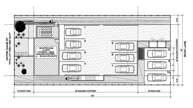 Plan d'architecte comprenant les mesures de l'immeuble et indiquant qu'il s'agirait de 10 appartements sur trois étages, l'immeuble mesurant environ 65 mètres carrés. Sur le plan se trouvent dix rectangles pour les stationnements prévus. Plan d'architecte comprenant les mesures de l'immeuble et indiquant qu'il s'agirait de 10 appartements sur trois étages, l'immeuble mesurant environ 65 mètres carrés. Sur le plan se trouvent dix rectangles pour les stationnements prévus.