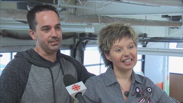 Steeve Houde et Sandra Boivin sont les propriétaires de l'entreprise familiale JS Scooters. Steeve Houde et Sandra Boivin sont les propriétaires de l'entreprise familiale JS Scooters.