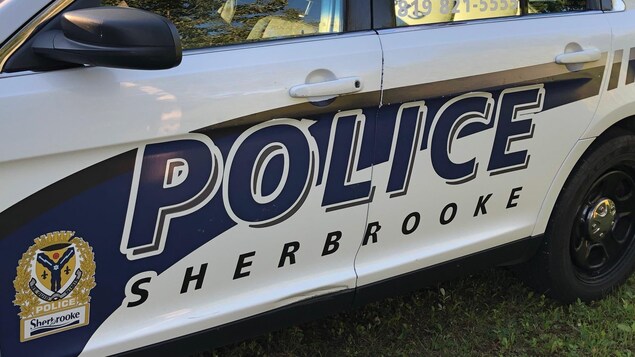 Un véhicule de patrouille du service de police de Sherbrooke.