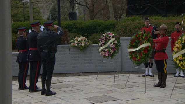 L’Ontario rend hommage à ses policiers morts dans l'exercice de leur fonction