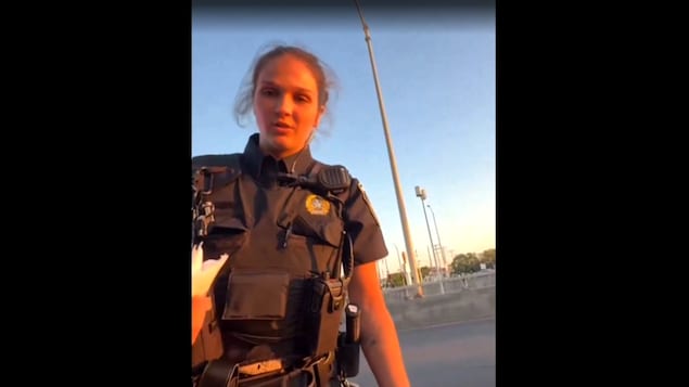 Le Montréalais qui s’est filmé en train d’insulter une policière accusé de diffamation