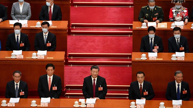 Li Qiang, membre du Comité permanent du Politburo de la Chine, Li Zhanshu, président du Congrès national du peuple, Xi Jinping, premier ministre, Li Keqiang et Wang Yang, président de la Conférence consultative politique du peuple chinois (CCPPC).