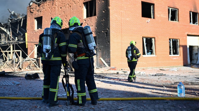 Des frappes russes tuent au moins quatre personnes dans le secteur de Kiev