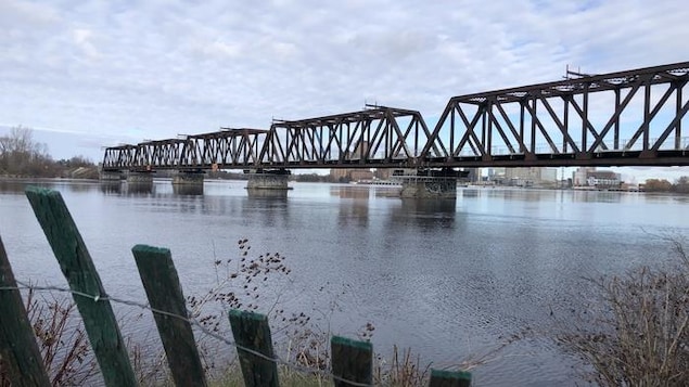 Un sentier polyvalent sur le pont Chef-William-Commanda dès l’automne prochain