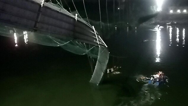 Au moins 60 personnes meurent dans l’effondrement d'un pont suspendu en Inde