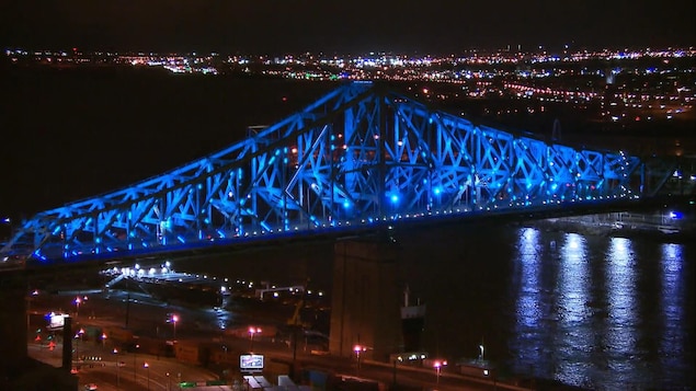 Le pont Jacques-Cartier brille de tous ses feux