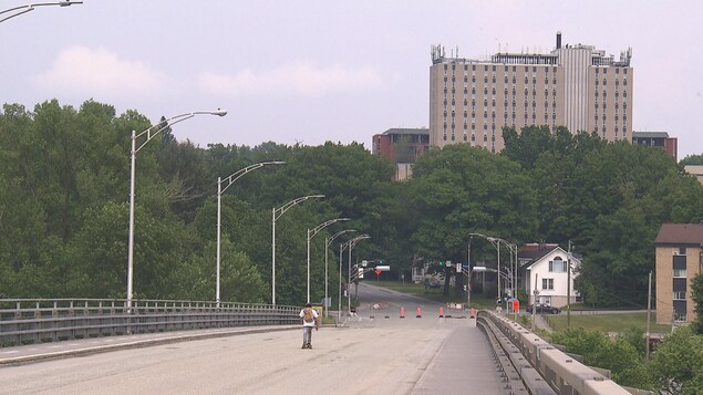 Le pont Saint-François pourrait rouvrir à temps pour la rentrée au cégep