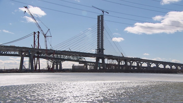 Un aperçu du pont Samuel-de-Champlain.