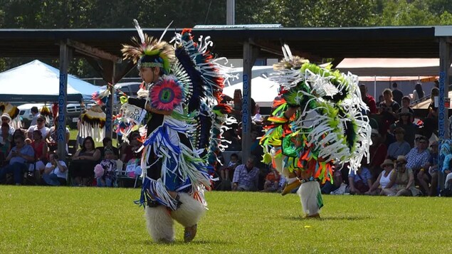 Une danse traditionnelle autochtone.