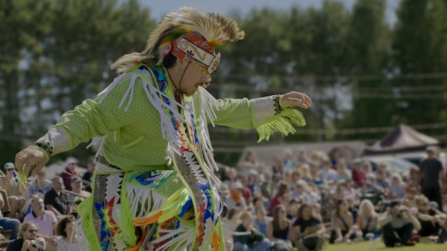 Une personne qui danse.