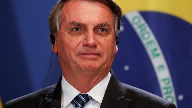 Bolsonaro met en doute le système électoral du Brésil