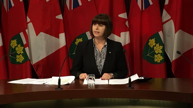 La ministre Lalonde affirme qu'elle déposera à l'automne un projet de loi sur une réforme en profondeur des pratiques carcérales en Ontario, question de mieux les encadrer. La ministre Lalonde affirme qu'elle déposera à l'automne un projet de loi sur une réforme en profondeur des pratiques carcérales en Ontario, question de mieux les encadrer.