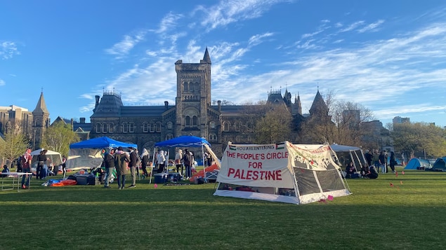 Kampo ng pro-Palestinian protesters sa University of Toronto.