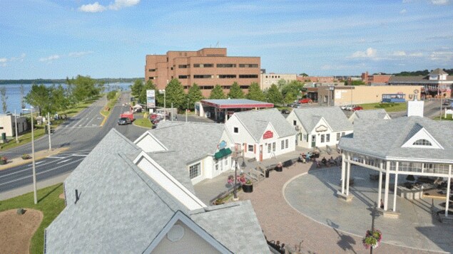 La Promenade Waterfront