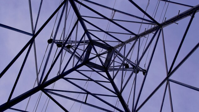 Un pylône d'Hydro-Québec à Baie-Comeau
