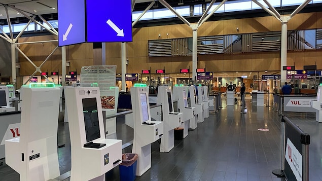 Les douanes canadiennes à l'aéroport Montréal-Trudeau