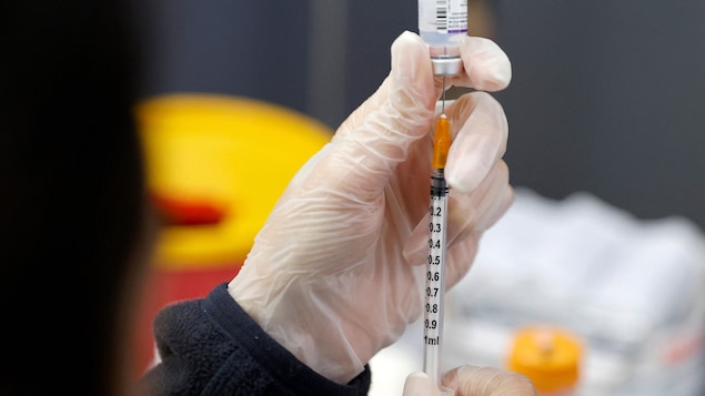 Les États-Unis autorisent une deuxième dose de rappel du vaccin contre la COVID