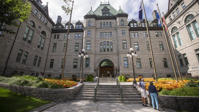 La façade de l’hôtel de ville de Québec.