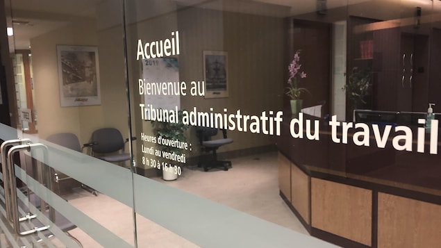 Un salarié qui refusait de porter le masque au travail est débouté par un tribunal