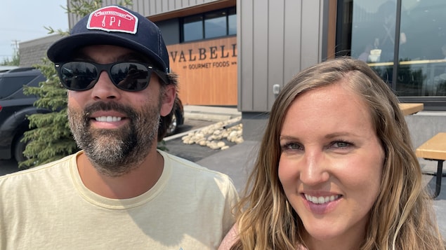 Un traiteur de Canmore au cœur d’une polémique après l’envoi d’un courriel homophobe