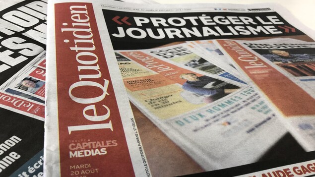 Des exemplaires du journal « Le Quotidien ».