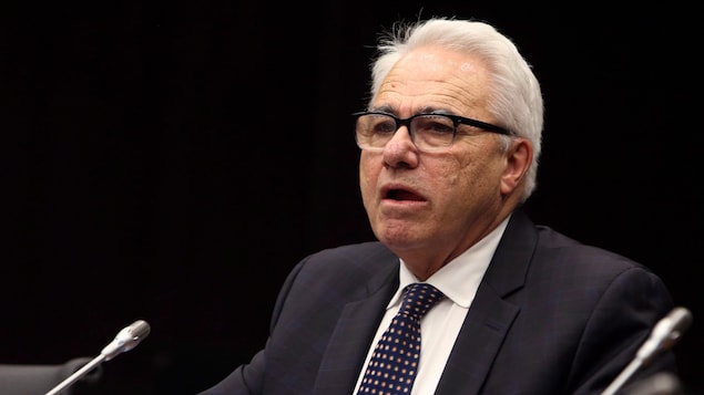 Raymond Théberge lors d'une rencontre du comité sur les langues officielles. Raymond Théberge lors d'une rencontre du comité sur les langues officielles.