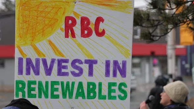 According to the annual Banking on Climate Chaos report, the Royal Bank of Canada put $42 billion US toward fossil fuel projects in 2022. (Jeorg Sadi/CBC)