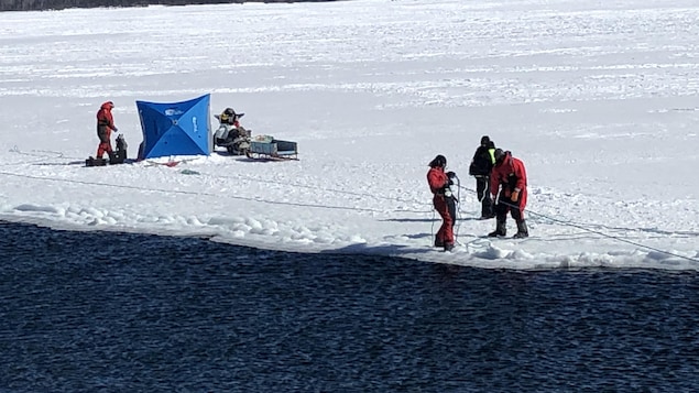 Les recherches à Lamèque de l’équipe de récupération sous-marine de la GRC pour retrouver Justin Savoie.