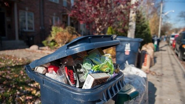 Des experts en environnement dénoncent le nouveau plan de recyclage de l’Ontario