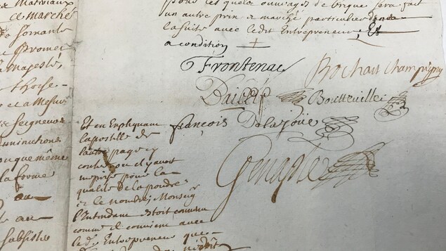 Le document est entre autres signé de la main de Frontenac.