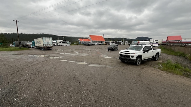 La route 389 rouverte, la fumée perturbe encore la qualité de l’air à Fermont