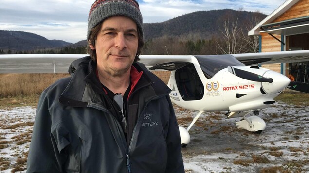 Au tournant des années 2000, René Caissy a développé une passion pour l'aviation. Au tournant des années 2000, René Caissy a développé une passion pour l'aviation.