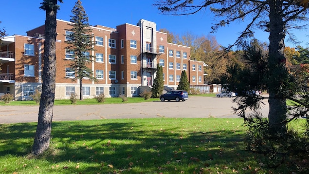 Façade de la résidence Cénacle St-Pierre.