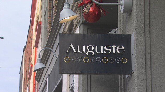 Pancarte du restaurant Auguste, au centre-ville de Sherbrooke
