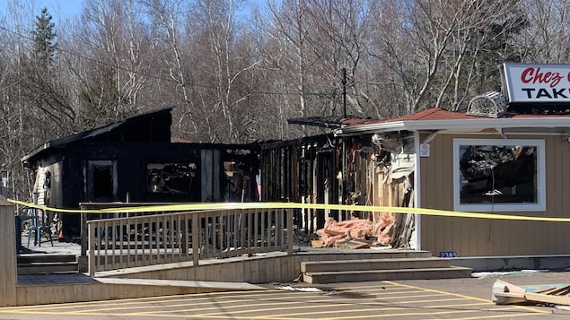 Un incendie ravage le restaurant Chez Camille Take Out, à Cap-Pelé