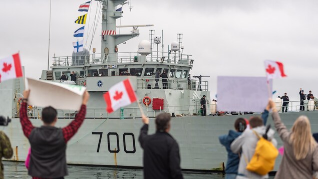 2 navires militaires retournent à Halifax après un exercice de déminage en Europe