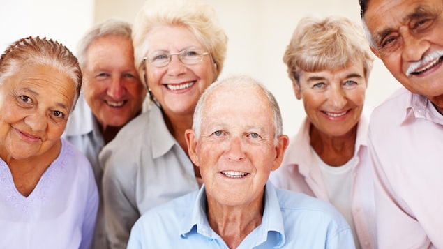 Une groupe de personnes âgées.