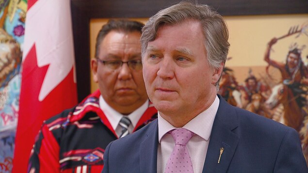 Le ministre des Relations autochtones, Richard Feehan