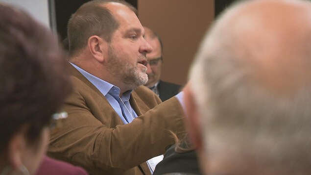 Le candidat du Parti québécois dans Rimouski Harold LeBel lors d'une conférence sur la pénurie de main d'oeuvre Le candidat du Parti québécois dans Rimouski Harold LeBel lors d'une conférence sur la pénurie de main d'oeuvre