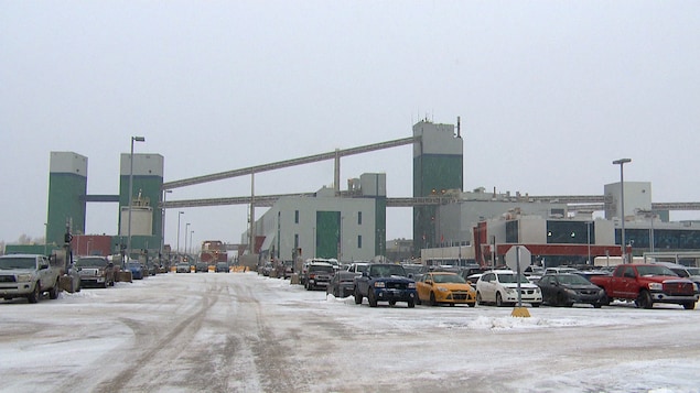 L'aluminerie d'Alma en hiver.