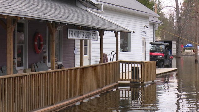 La marina du parc de Rivière des Français est inondée.