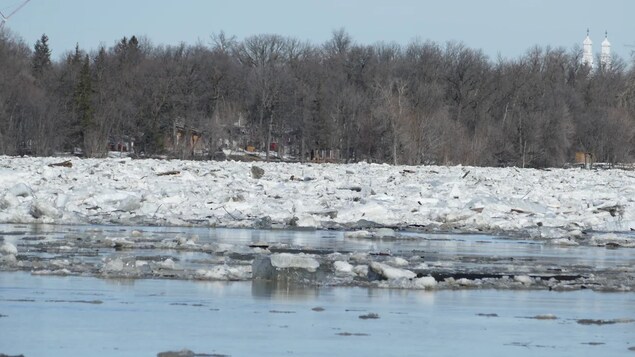 30 à 80 centimètres de neige prévus au Manitoba, avec risques d’inondations