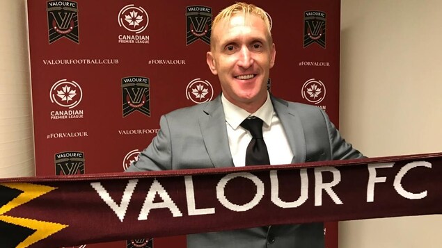 Le Valour FC congédie son entraîneur et directeur général Rob Gale