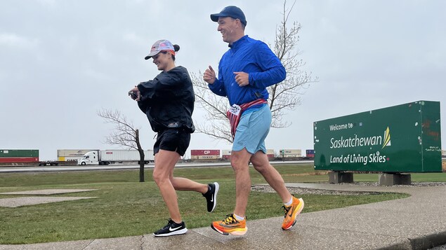 Un Manitobain court 24 demi-marathons en 12 jours pour sensibiliser au cytomégalovirus