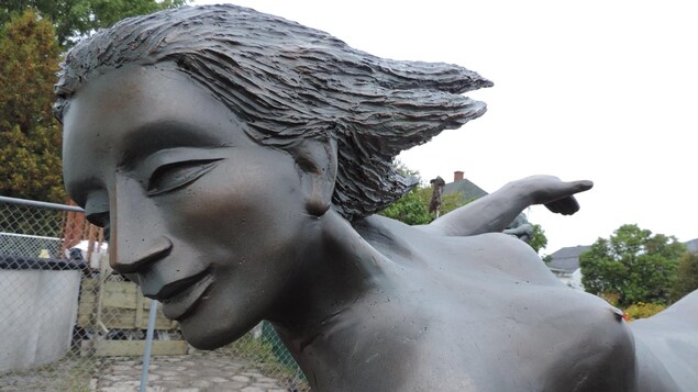 Deux oeuvres d’art au coeur d'une consultation publique à Grande-Rivière